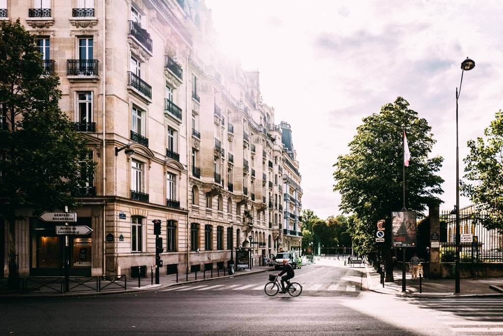 Guide to Paris by Arrondissement