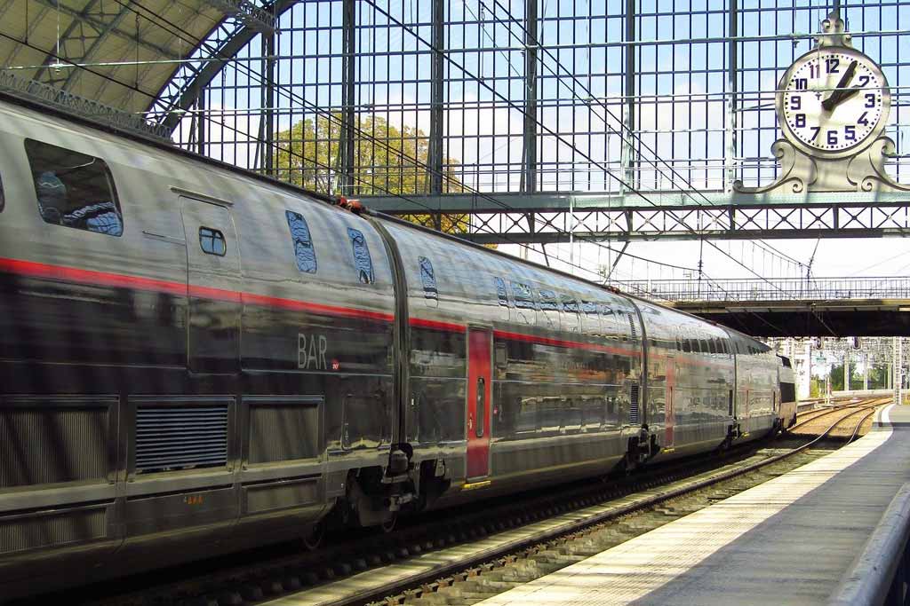 train trips in paris