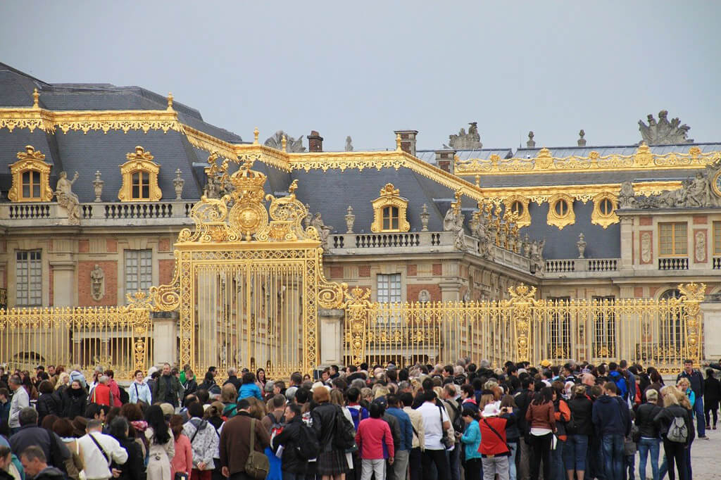 Versailles Crowds