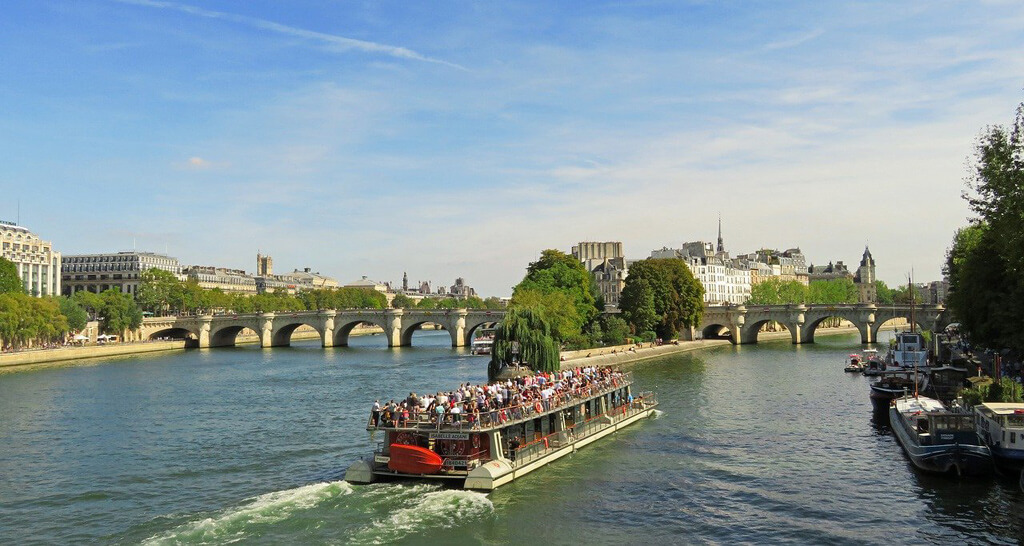 History of the Pont des Arts in Paris • Come to Paris