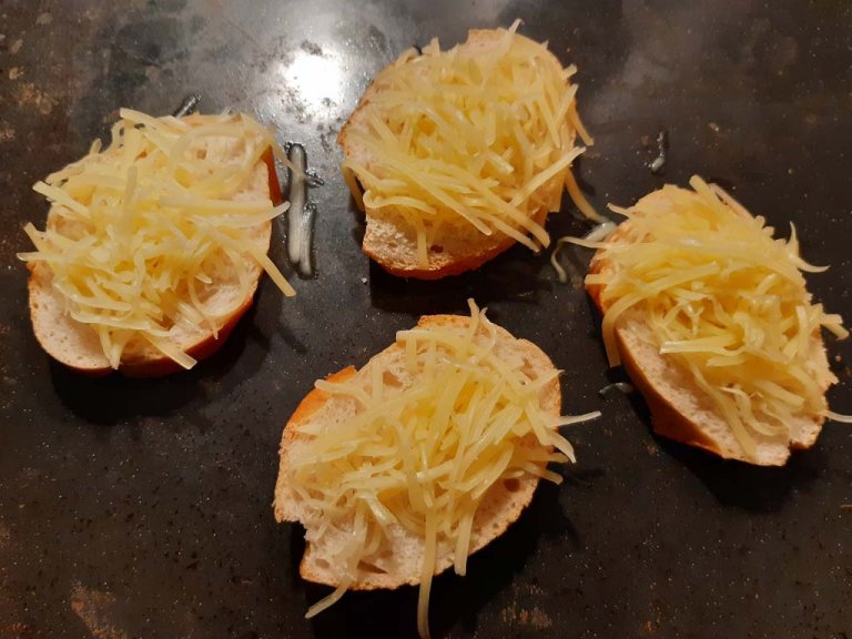 French Onion Soup – Recipe, History & Where to Eat it in Paris | World